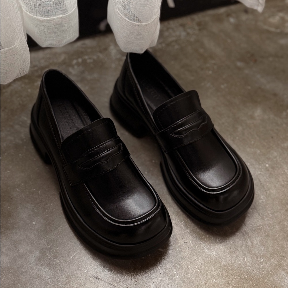 Classic Black Chunky Loafers – Elevate Your Style with Comfort